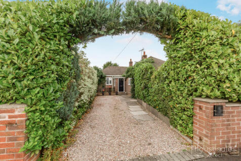2 bedroom detached bungalow for sale