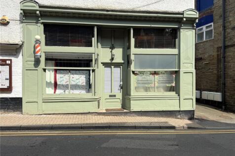 End of terrace house for sale