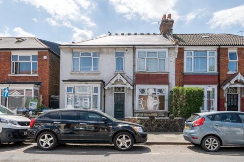 3 bedroom flat for sale