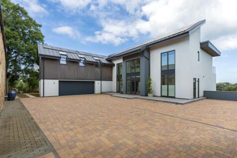 6 bedroom detached house for sale