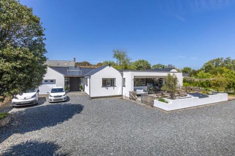 4 bedroom bungalow for sale