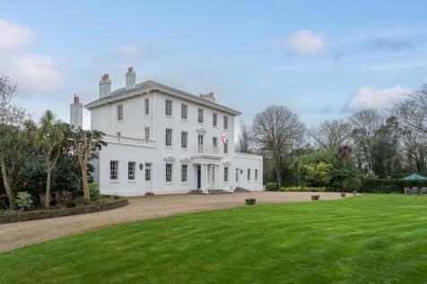 7 bedroom detached house for sale