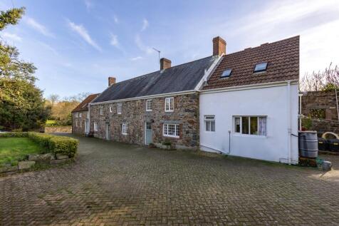 6 bedroom detached house for sale