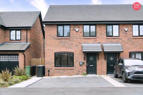 3 bedroom semi-detached house for sale