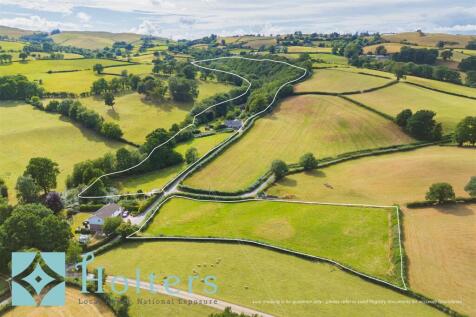 Newtown SY16 4 bed country house for sale