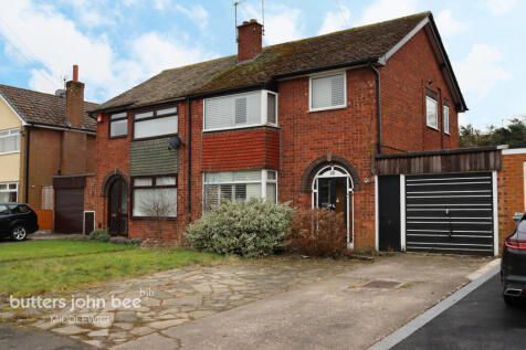 3 bedroom semi-detached house for sale