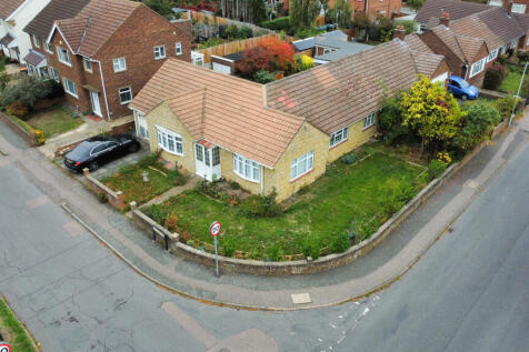The Furlong, Bedford, Bedfordshire 3 bed semi