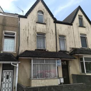 5 bedroom terraced house for sale
