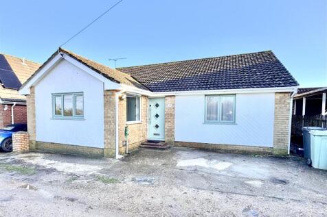 3 bedroom detached bungalow for sale
