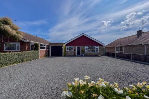 2 bedroom detached bungalow for sale