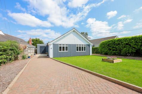 3 bedroom detached bungalow for sale