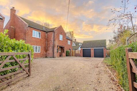 5 bedroom detached house for sale