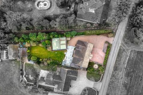 4 bedroom detached bungalow for sale