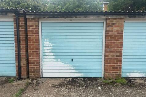 Garage 88 at Mariner Gardens... Garage for sale