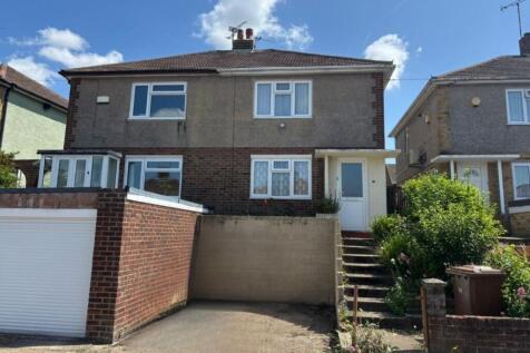43 Crestway, Chatham, Kent, ME5 0BB 3 bed semi