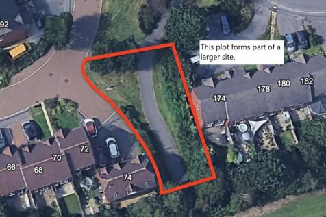 Land on the South Side of The Common... Land for sale