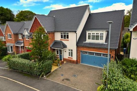 5 bedroom detached house for sale