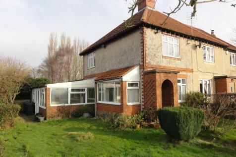 2 bedroom semi-detached house for sale
