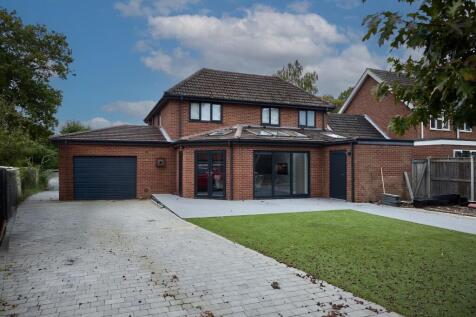 5 bedroom detached house for sale