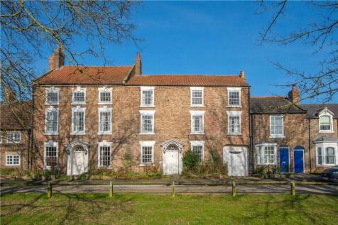 St. James House, Thirsk YO7 6 bed townhouse for sale