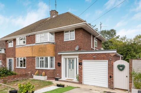 3 bedroom semi-detached house for sale