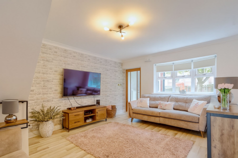 Parkgate, Middlesbrough, TS6 4 bed end of terrace house for sale