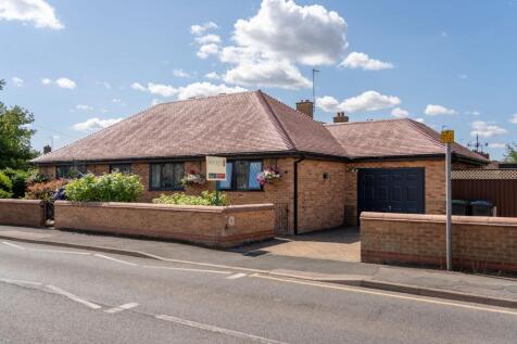 3 bedroom detached bungalow for sale