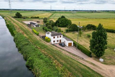 Padnal Bank, Ely CB7 4 bed equestrian property for sale
