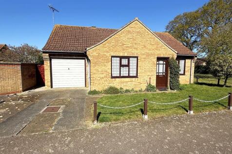2 bedroom detached bungalow for sale