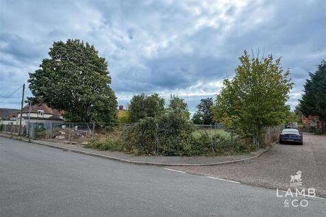 Makins Road, Harwich CO12 18 bed property with land for sale