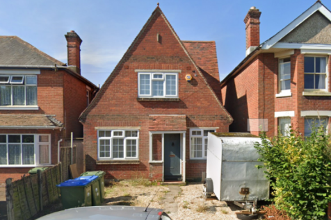 2 bedroom detached house for sale