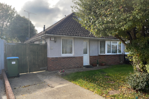 4 bedroom semi-detached bungalow for sale