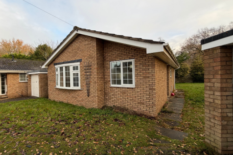 2 bedroom detached bungalow for sale