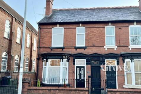 Station Road, Cradley Heath 3 bed semi