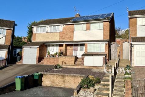 Castle Close, Cradley Heath 3 bed semi