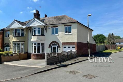4 bedroom semi-detached house for sale