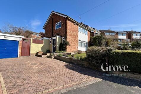 Castle Close, Cradley Heath 3 bed detached house for sale