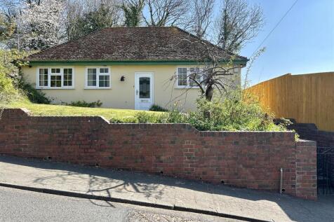 High Haden Road, Cradley Heath 2 bed detached bungalow for sale