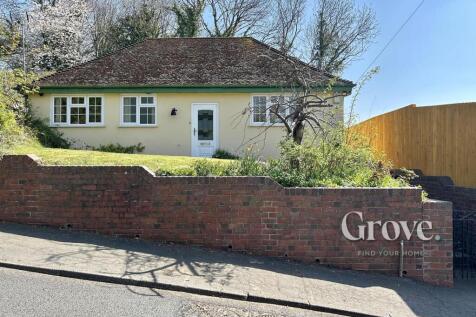 High Haden Road, Cradley Heath 2 bed detached bungalow for sale
