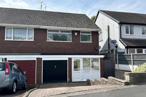 Castle Close, Cradley Heath 3 bed semi