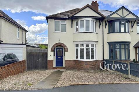 3 bedroom semi-detached house for sale