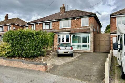3 bedroom semi-detached house for sale