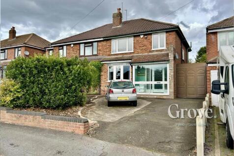 3 bedroom semi-detached house for sale