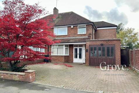 4 bedroom semi-detached house for sale