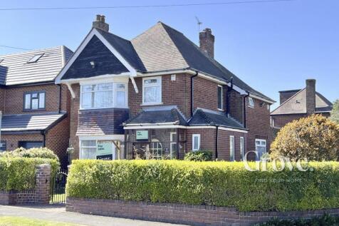 Douglas Road, Halesowen 3 bed detached house for sale