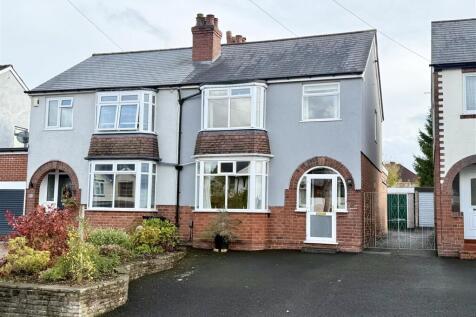 3 bedroom semi-detached house for sale