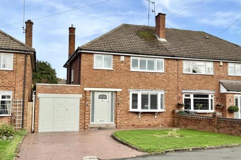 3 bedroom semi-detached house for sale