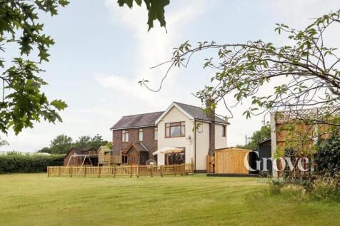 Dordale Road, Bournheath 5 bed detached house for sale