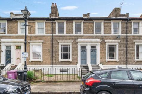 10 bedroom terraced house for sale