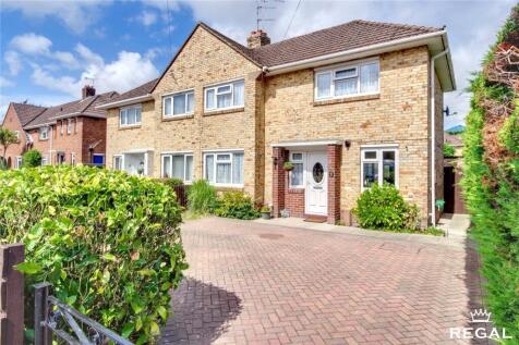 2 bedroom semi-detached house for sale